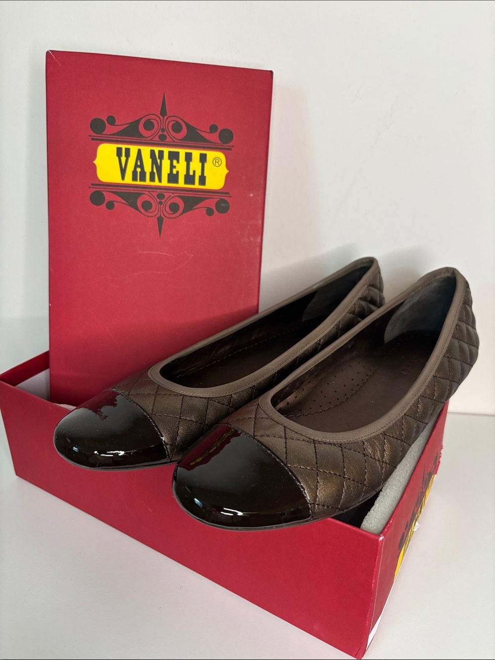 Vaneli Quilted Brown Serena Ballet Flats with Patent Toe 9N NIB